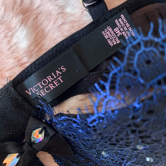 Victoria’s Secret Very Sexy Balconet Bra - Picture 3 of 3